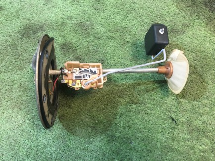 油位传感器 SUBARU LEGACY OEM 42081AE010 BH5 2001 EJ202