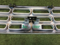 Решетка радиатора SUBARU LANCASTER OEM 91121AE260 BHE 2002 white pearl 07C