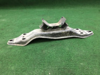 คานรองเกียร์ 41011AG010 41011AG011 41022AE120 41022AE121 SUBARU OUTBACK