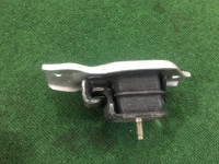 ยางแท่นเครื่องขวา 41031AA110 41022FA000 SUBARU OUTBACK