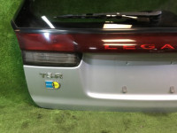 Portón trasero SUBARU LEGACY OEM 61700AC000 BG5 1998 Silver 406