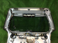 Portón trasero SUBARU LEGACY OEM 61700AC000 BG5 1998 Silver 406