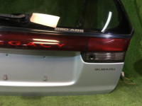Portón trasero SUBARU LEGACY OEM 61700AC000 BG5 1998 Silver 406