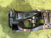 フロントメンバー SUBARU LANCASTER OEM 20101AE013 BHE 2001 EZ30