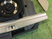Tapizado del maletero SUBARU LANCASTER OEM 95066AE030GG 95067AE040GG 91144AE010 94047AE020AD 94047AE030AD BHE 2001 Green 1U7
