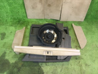 Tapizado del maletero SUBARU LANCASTER OEM 95066AE030GG 95067AE040GG 91144AE010 94047AE020AD 94047AE030AD BHE 2001 Green 1U7