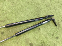 Амортизаторы пятой двери SUBARU LEGACY OEM 60330AC000 60330AC001 60330AC010 60330AC011 BG5 1996 Silver 407