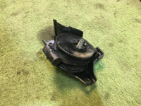 Soporte del motor izquierdo 41031AA390 41022AC010 41022AC011 SUBARU LEGACY