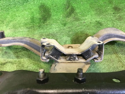 手动变速箱托梁 SUBARU GRAND WAGON OEM 41021AC370 41021AC330 41021AC470 BG9 1998 EJ25DD