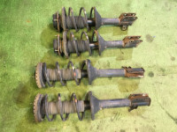 โช้คอัพ SUBARU GRAND WAGON OEM 20311AC200 20311AC210 20330AC410 20363AC201 20363AC211 BG9 1998 EJ25DD