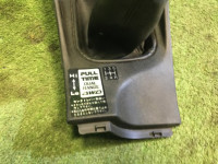 ฝาครอบคันเกียร์ธรรมดา SUBARU GRAND WAGON OEM 92072AC000 92070AC200 BG9 1998 Black 6L3