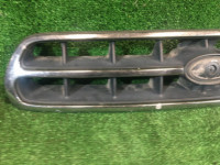 Grelha do radiador SUBARU LANCASTER OEM 91121AE020 BH9 1998 Beige 8L5