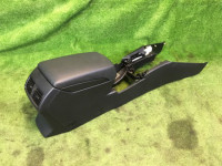 Porta-luvas e apoio de braço 92114AJ100VH 92114AJ010VH 92174AJ000 SUBARU OUTBACK