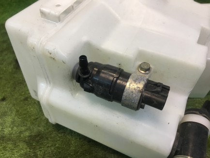 Washer bottle SUBARU OUTBACK OEM 86631AJ020 86611AG220 86611AJ100 BRF 2009 EZ36