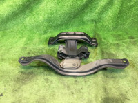 คานรองเกียร์ธรรมดา SUBARU LEGACY OEM 41022AC180 41011AE020 41021AC240 41011AE050 BH5 1998 EJ208