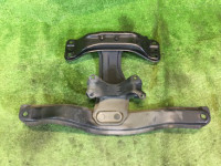 คานรองเกียร์ธรรมดา 41022AC180 41011AE020 41021AC240 41011AE050 SUBARU LEGACY