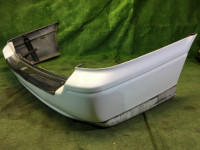 กันชนหลัง SUBARU LEGACY OEM 57703AE070WG 57711AE040 BH5 1998 Whait 51E