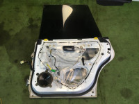 Porta traseira direita SUBARU LEGACY OEM 60400AE120 62280AE000 BH5 1998 Whait 51E