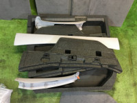 Tapizado del maletero SUBARU LEGACY OEM 95066AE020OC 95066AE030OC 95065AE020OC 95067AE050OC 95067AE040OC BH5 1998 Whait 51E