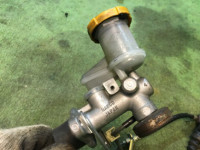 แม่ปั๊มคลัตช์บน SUBARU LEGACY OEM 37230AE020 BH5 1998 EJ208