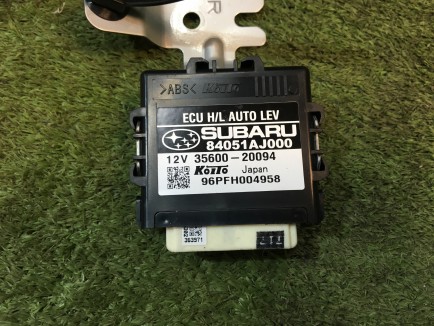 Módulo de control de los faros SUBARU OUTBACK OEM 84051AJ000 BRF 2009
