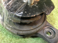 Подушка двс левая SUBARU LEGACY OEM 41022AG120 BP5 2004 EJ20Y