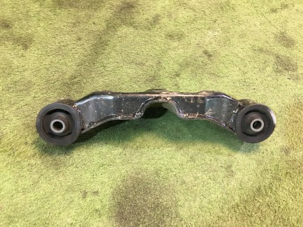 ยางแท่นเฟืองท้าย 41310AE002 SUBARU LEGACY B4