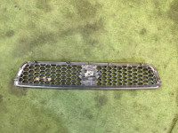 Решетка радиатора SUBARU LEGACY B4 OEM 91121AE230 BE9 2001 Silver 01G