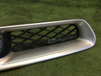 Grille SUBARU LEGACY OEM 91121AE210SJ BH5 2000 arctic silver M 792
