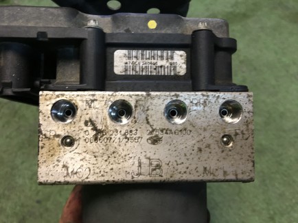 Módulo ABS SUBARU OUTBACK OEM 27594AG100 BP9 2006 EJ253