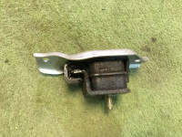 Right engine mount SUBARU OUTBACK OEM 41022FA000 41031AA110 BP9 2006 EJ253