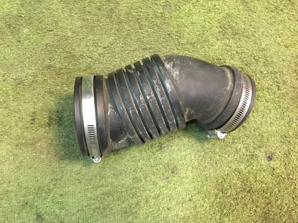 Патрубок воздушного фильтра SUBARU LEGACY OEM 46013FE000 BH5 2000 EJ206