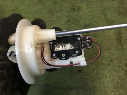 燃料レベルセンサー SUBARU LEGACY OEM 42081AG000 BP5 2006 EJ204