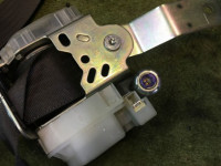 フロントシートベルト SUBARU LEGACY OEM 64620AG060JC, 64620AG070JC BP5 2006 white pearl 37J
