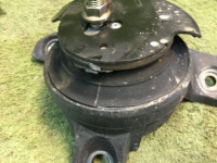 右发动机支座 SUBARU LANCASTER OEM 41022AE100 BHE 2001 EZ30