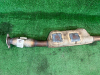 ท่อไอเสียท่อนกลาง SUBARU LANCASTER OEM 44200AE080 BHE 2001 EZ30