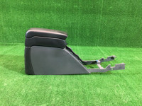 ช่องเก็บของและที่วางแขน высокий SUBARU LANCASTER OEM 64231AE260ML BH9 BH5 BHE BE 2000 grey 9G9