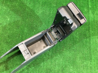 ช่องเก็บของและที่วางแขน высокий SUBARU LANCASTER OEM 64231AE260ML BH9 BH5 BHE BE 2000 grey 9G9