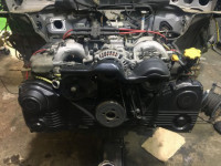 Двигатель SUBARU LANCASTER OEM 10100BF000 BH9 2000 EJ254