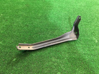 Suporte direito do para-choques dianteiro SUBARU LANCASTER OEM 57707AE230 BHE BH9 2000 grey 9G9