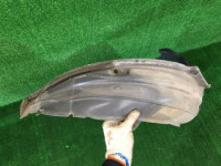 Guarda-pó dianteiro direito SUBARU LANCASTER OEM 59110AE020 BHE BH9 2000 grey 9G9