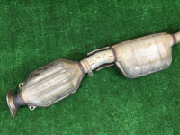 ท่อไอเสียท่อนกลาง SUBARU LANCASTER OEM 44200AE050 BH9 BE9 BH5 BE5 2000 EJ254