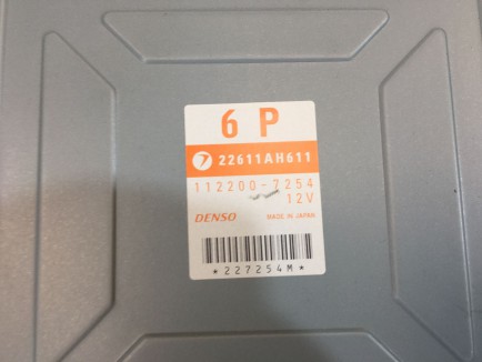 エンジンコンピューター SUBARU OUTBACK OEM 22611AH611 BPE 2004 EZ30