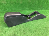 ช่องเก็บของและที่วางแขน 92060AC000ML SUBARU GRAND WAGON