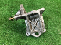 エアコンコンプレッサーブラケット SUBARU LANCASTER OEM 23950AA001 BHE 2000 beige 8L5