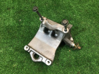 エアコンコンプレッサーブラケット SUBARU LANCASTER OEM 23950AA001 BHE 2000 beige 8L5