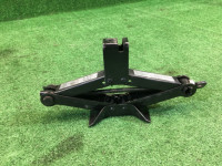 Jack SUBARU LANCASTER OEM 97030AC061 BHE BH9 2001