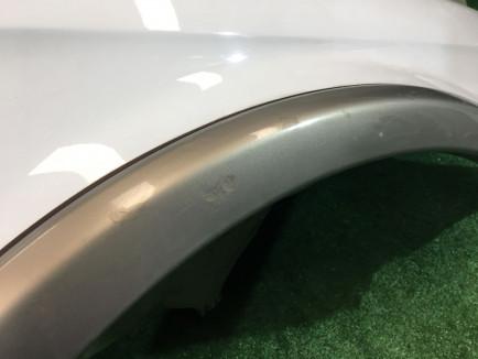 Guarda-lamas dianteiro direito SUBARU LANCASTER OEM 57120AE021 BHE BH9 2000 white / grey 0U4