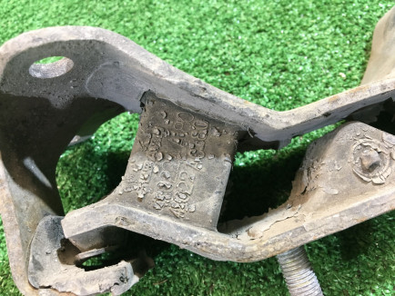 Подушка МКПП SUBARU LEGACY OEM 41022AC180 BD5 BG5 1998 EJ20R