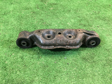 ยางแท่นเฟืองท้าย 41310AE002 SUBARU LEGACY B4
